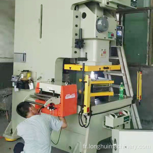 Machine de poinçonnage fine automatique à grande vitesse